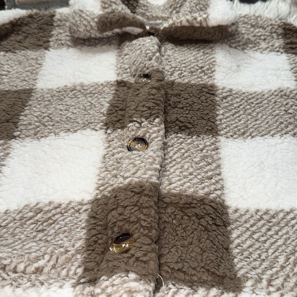 NWOT Plaid Brown and White Teddy Women's Cropped Jacket - Picture 6 of 8